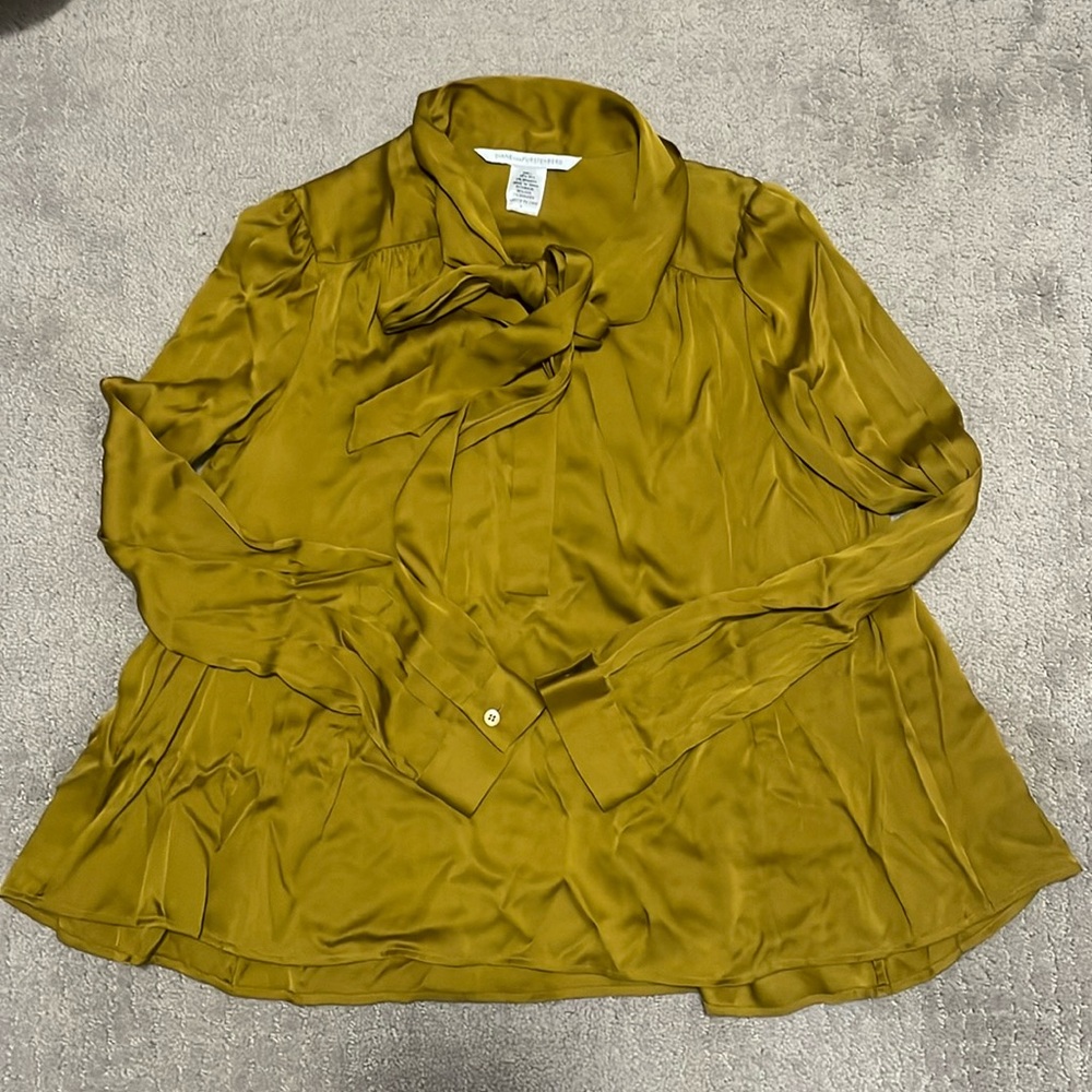DVF Diane vonFurstenburg silk tie sash blouse